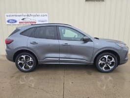 2024 Ford Escape ST-Line Elite